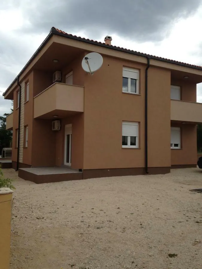 Apartment Matic Vrsi 0*,