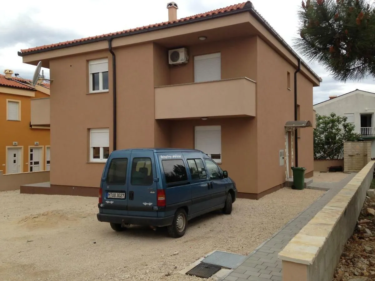 Apartment Matic Vrsi Croatia