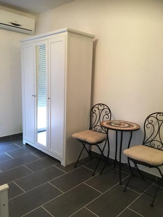 Apartment Matic Vrsi